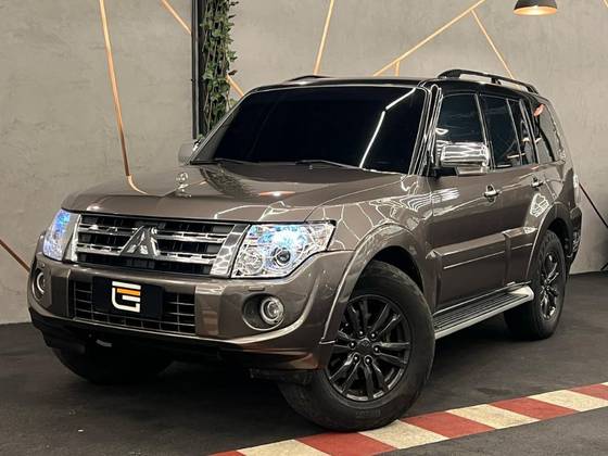 MITSUBISHI PAJERO FULL 3.8 HPE 4X4 V6 24V GASOLINA 4P AUTOMÁTICO
